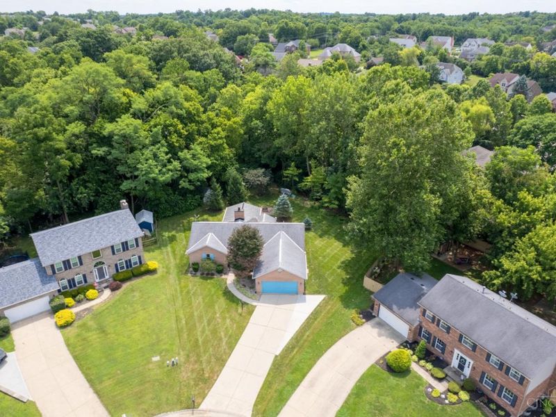 5962 Whitehorse Court, West Chester, OH 45069 Photo 3
