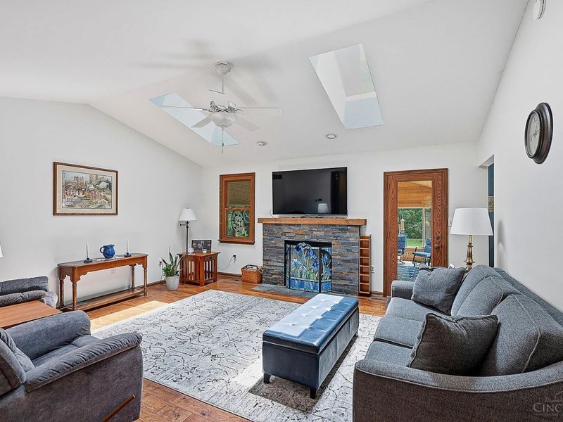 5962 Whitehorse Court, West Chester, OH 45069 Photo 6