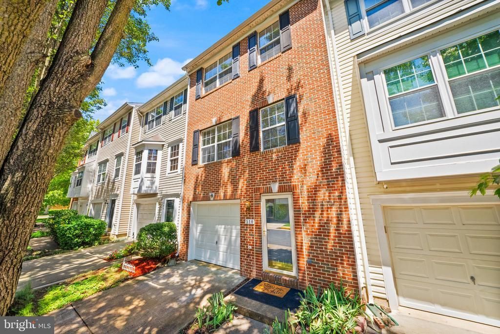 510 Sparkleberry Terrace Ne, Leesburg, VA 20176 Main Photo
