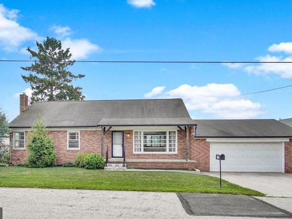 130 W HIGHLAND AVENUE , SPRING GROVE, PA 17362