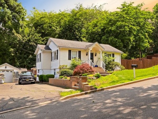 10 4Th Ave, Mine Hill, NJ 07803