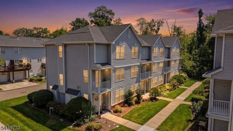502 Tulsa Ct, Independence, NJ 07840 Main Photo