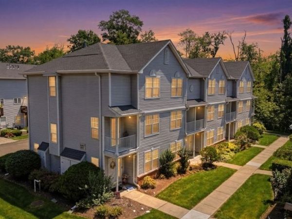 502 Tulsa Ct, Independence, NJ 07840
