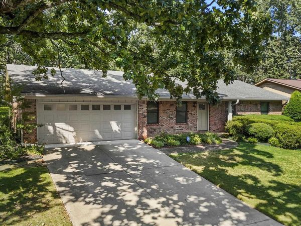 1817 War Eagle Drive , North Little Rock, AR 72116