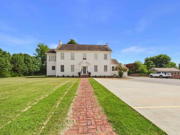 520 Harrison Street , Batesville, AR 72501