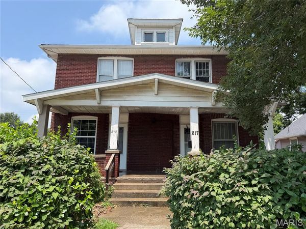 815 Madison Avenue , Wood River, IL 62095