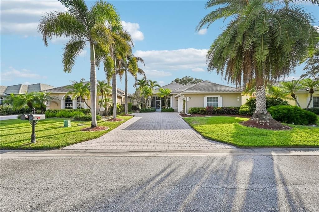 4516 NW Wandering Oak Court, Jensen Beach, FL 34957 Photo