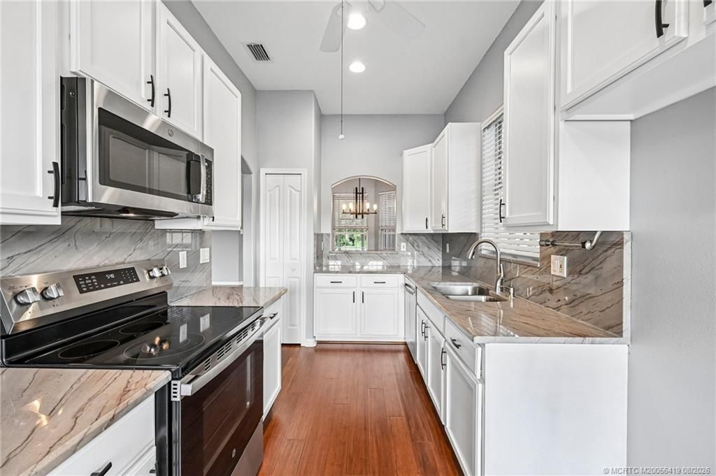 4516 NW Wandering Oak Court, Jensen Beach, FL 34957 Photo