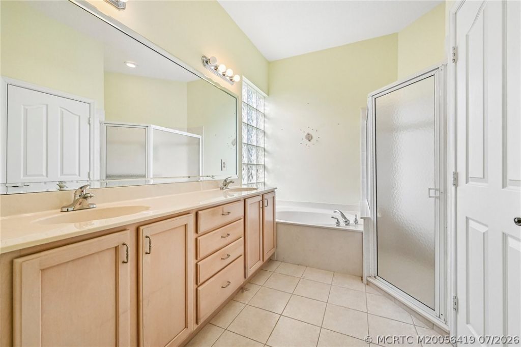 4516 NW Wandering Oak Court, Jensen Beach, FL 34957 Photo