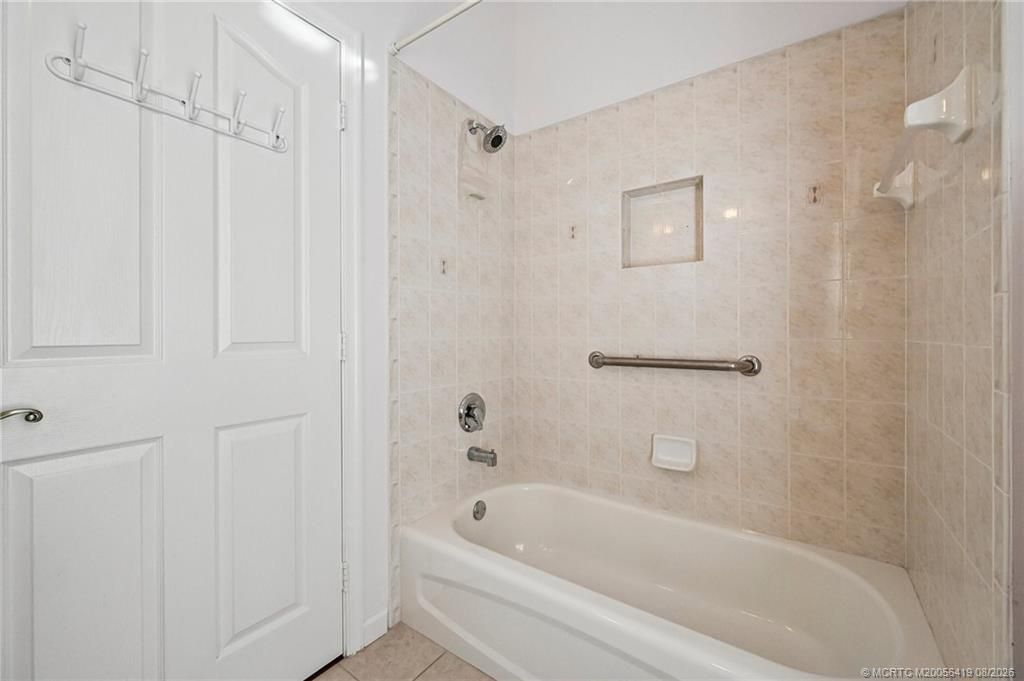 4516 NW Wandering Oak Court, Jensen Beach, FL 34957 Photo