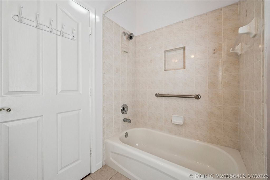 4516 NW Wandering Oak Court, Jensen Beach, FL 34957 Photo
