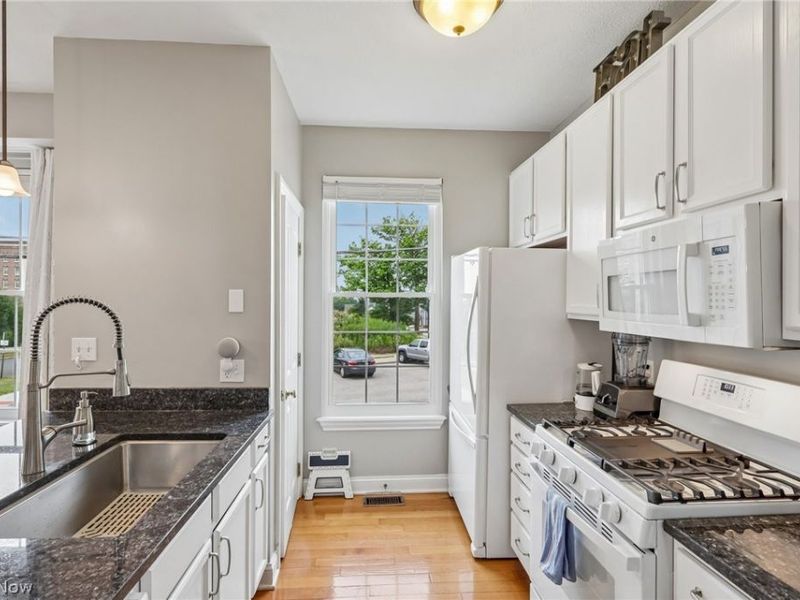 2708 Martin Luther King Jr Drive, Cleveland, OH 44104 Photo 13