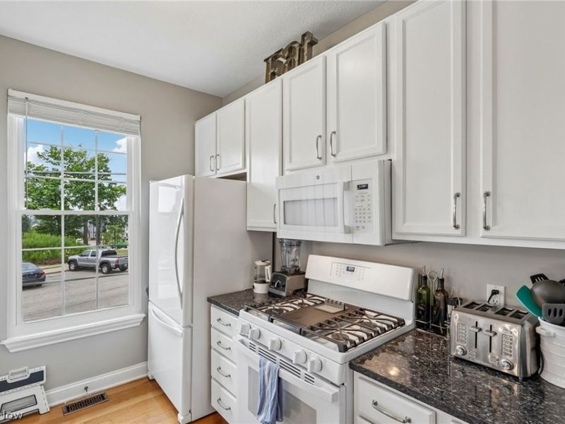 2708 Martin Luther King Jr Drive, Cleveland, OH 44104 Photo 14