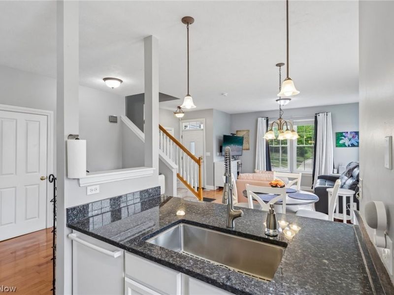 2708 Martin Luther King Jr Drive, Cleveland, OH 44104 Photo 17