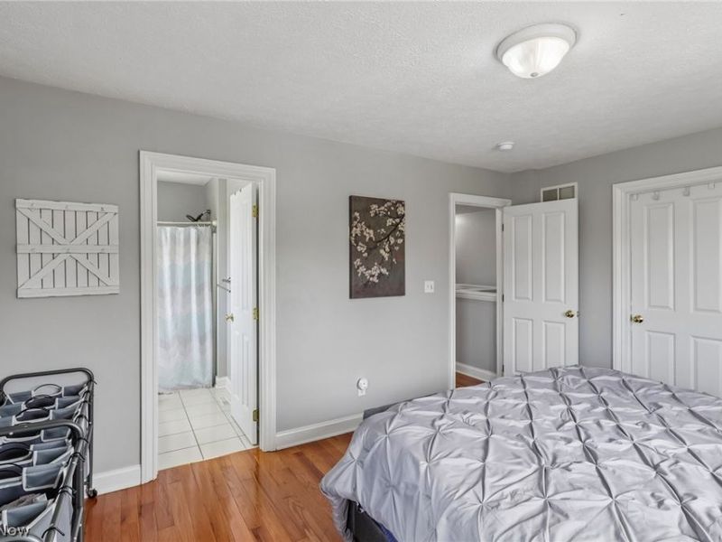 2708 Martin Luther King Jr Drive, Cleveland, OH 44104 Photo 32