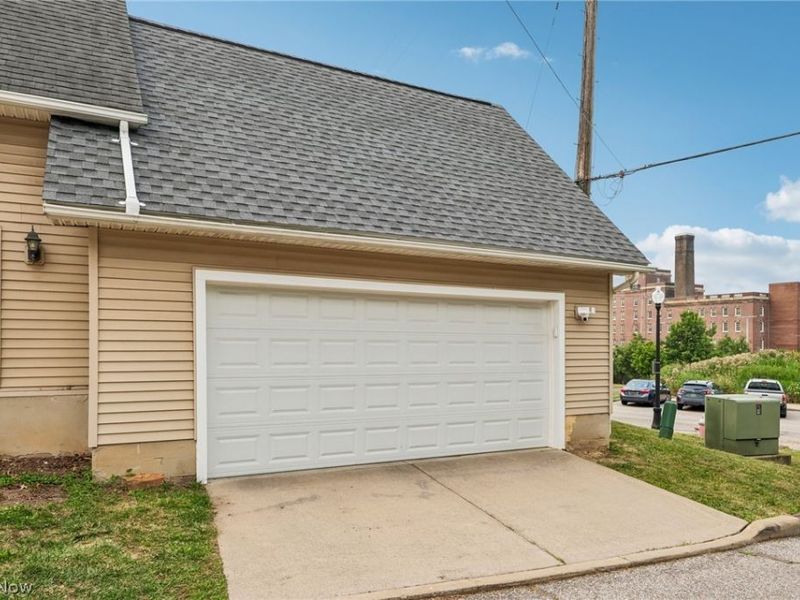 2708 Martin Luther King Jr Drive, Cleveland, OH 44104 Photo 41