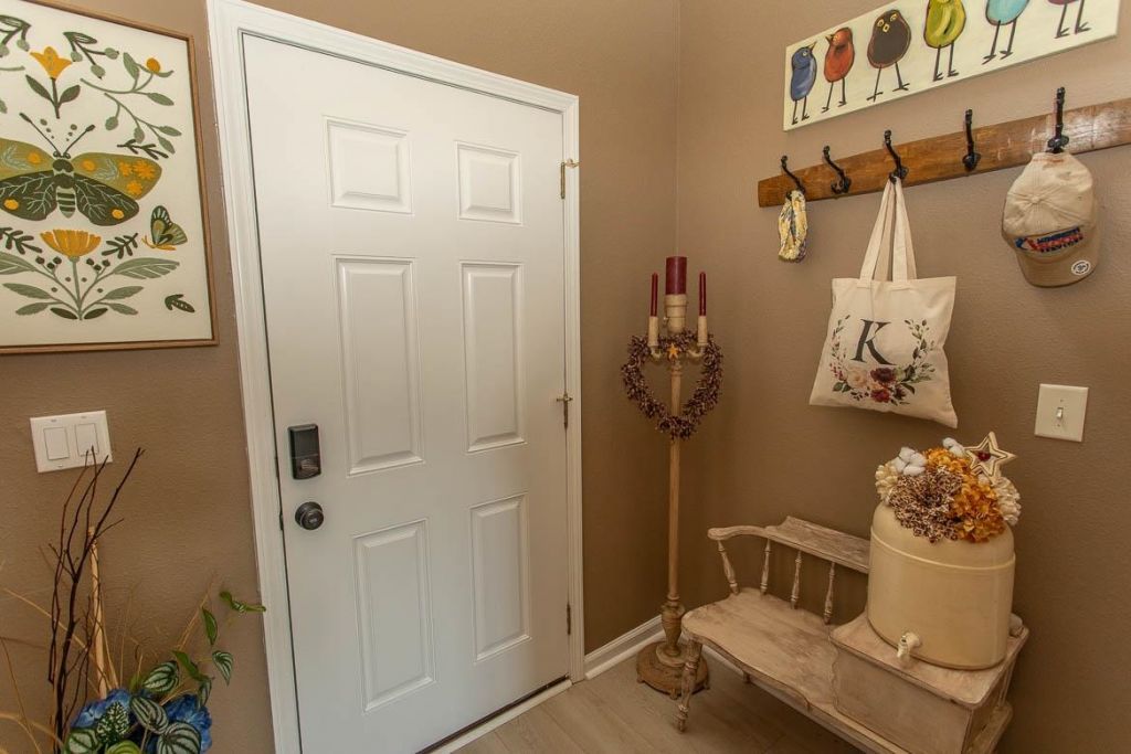 159 Chenoa Dr. Photo 4