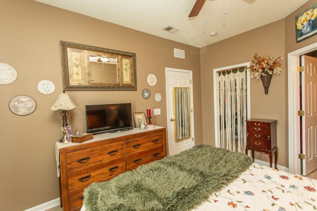 159 Chenoa Dr. Photo 5