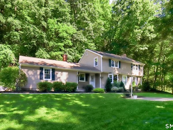 112 Hedgehog, Simsbury, CT 06092