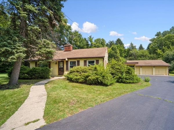 2460 S Benton Street, Rolling Meadows, IL 60008