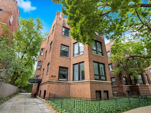 907 W Ainslie Street , Unit 1, Chicago, IL 60640