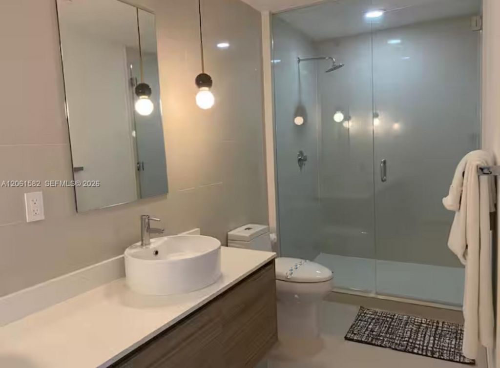 121 NE 34th St , Unit L604, Miami, FL 33137 Photo