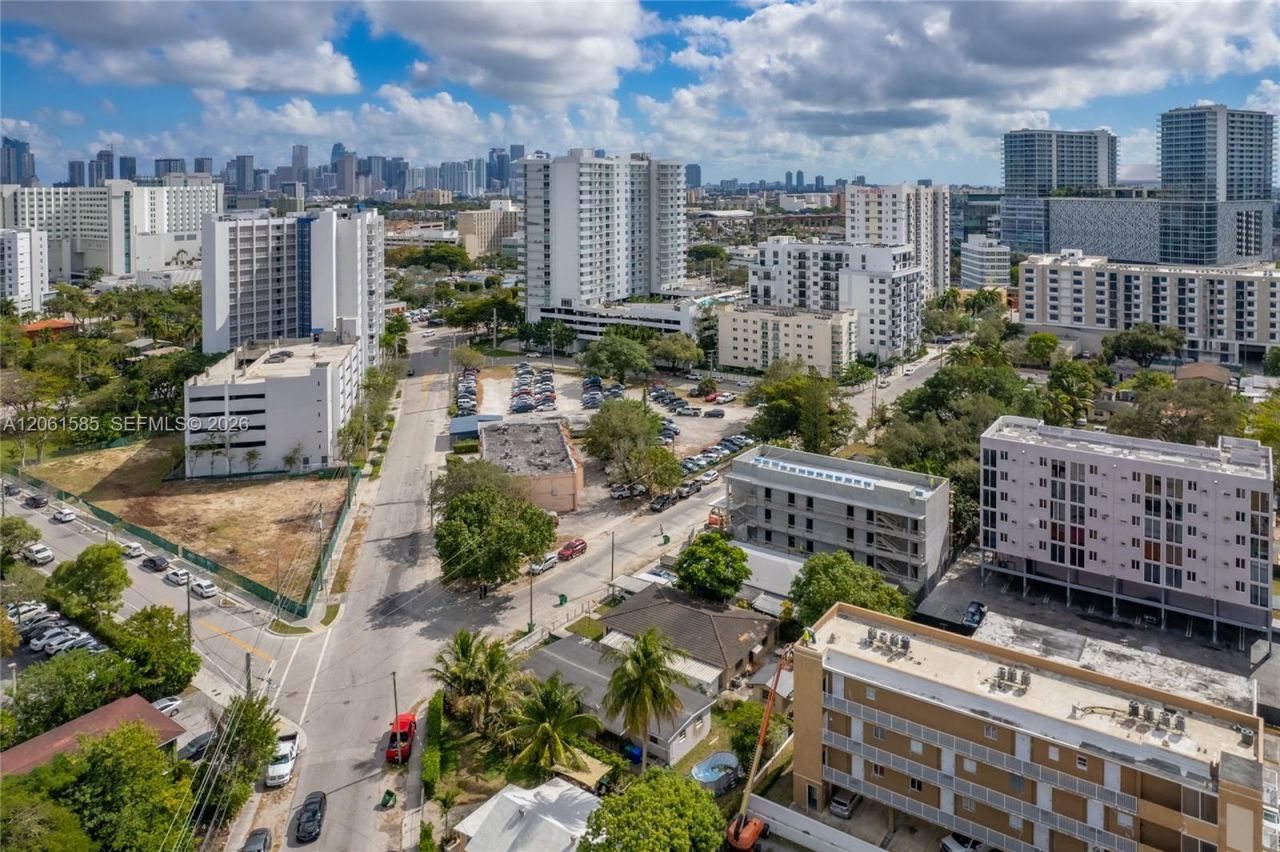 1552 NW 15th Ave , Miami, FL 33125 Photo