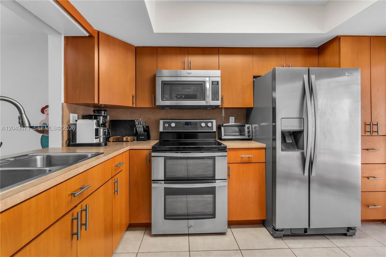 9820 NW 65th Ct, Unit B13, Tamarac, FL 33321 Photo