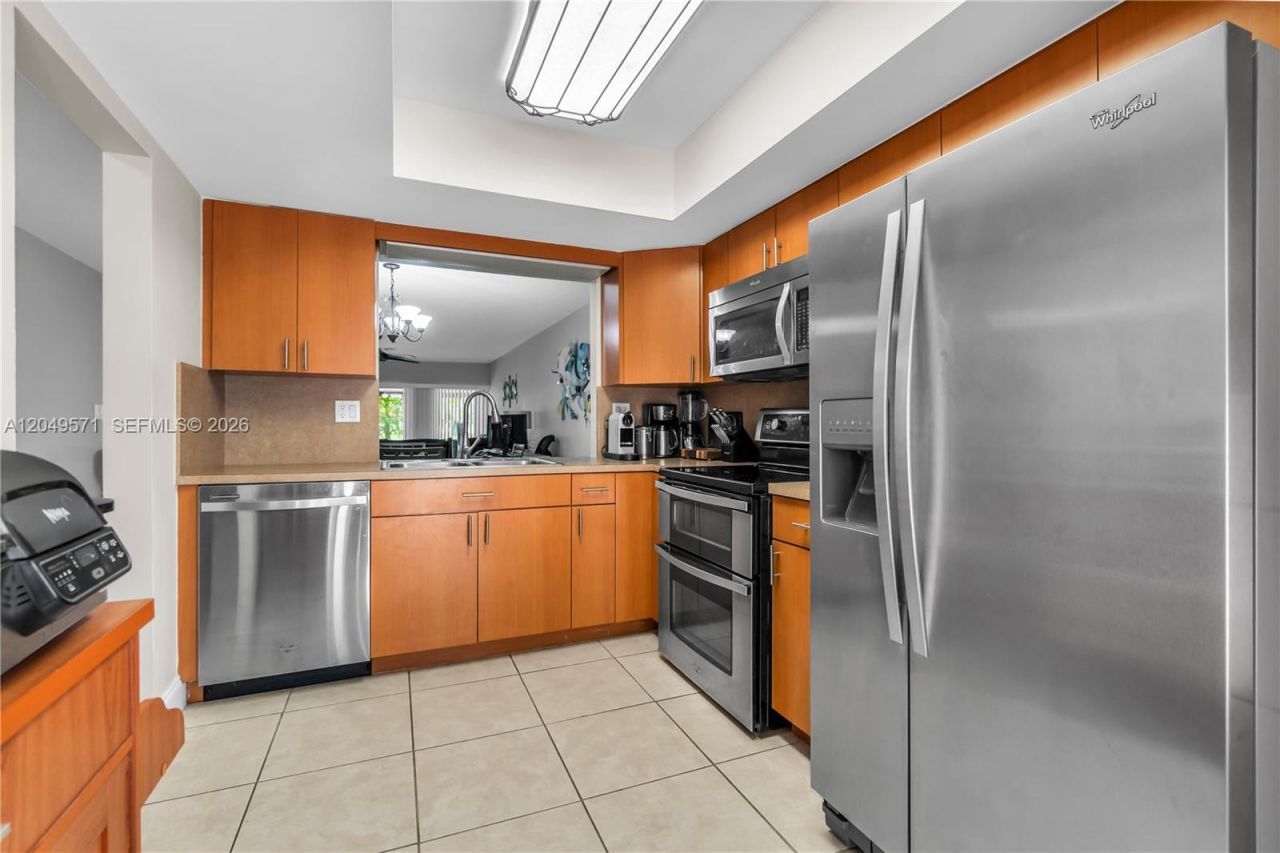 9820 NW 65th Ct, Unit B13, Tamarac, FL 33321 Photo