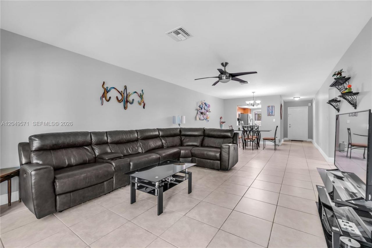 9820 NW 65th Ct, Unit B13, Tamarac, FL 33321 Photo