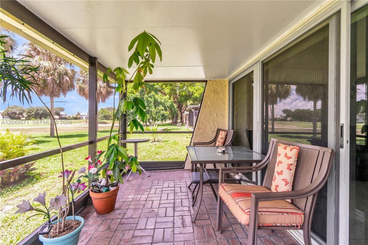9820 NW 65th Ct, Unit B13, Tamarac, FL 33321 Photo