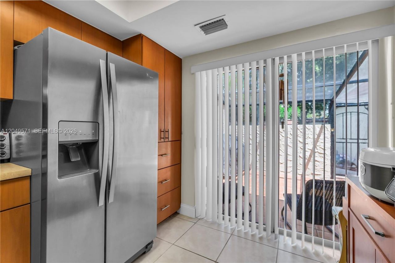 9820 NW 65th Ct, Unit B13, Tamarac, FL 33321 Photo
