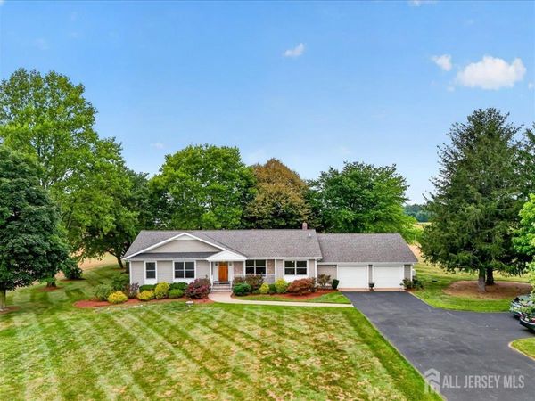 70 John White Road, Cranbury, NJ 08512