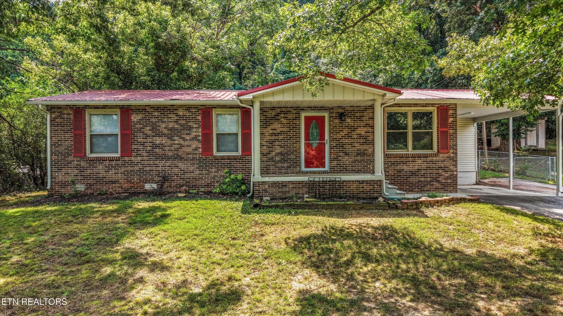 608 W 10th Ave, Lenoir City, TN 37771 Main Photo