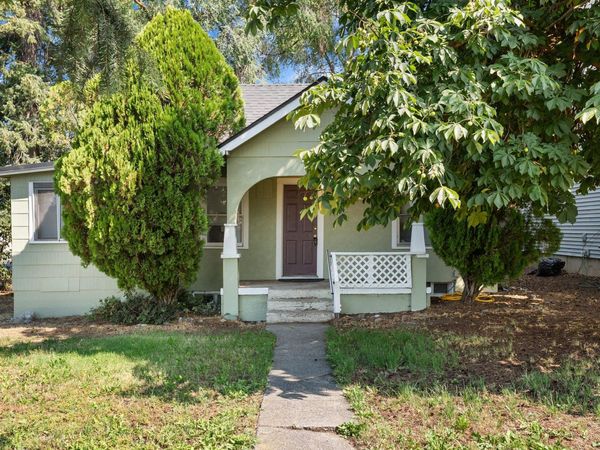 1701 E Desmet Ave, Spokane, WA 99202