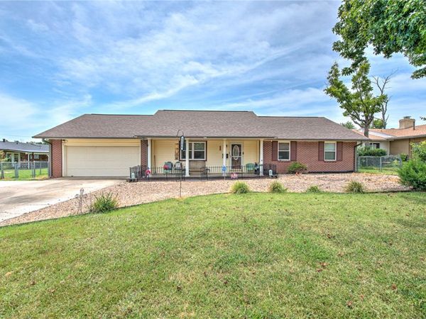 1104 Pine Street , Rogers, AR 72756