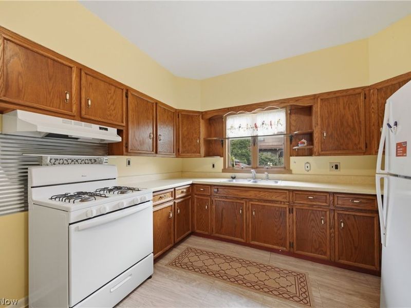 143 E Highland Avenue , Ravenna, OH 44266 Photo 12