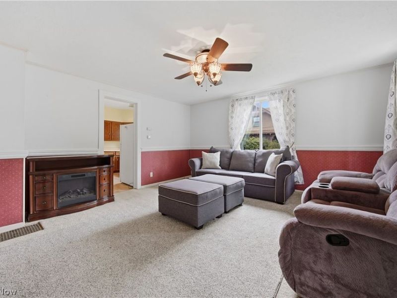 143 E Highland Avenue , Ravenna, OH 44266 Photo 5