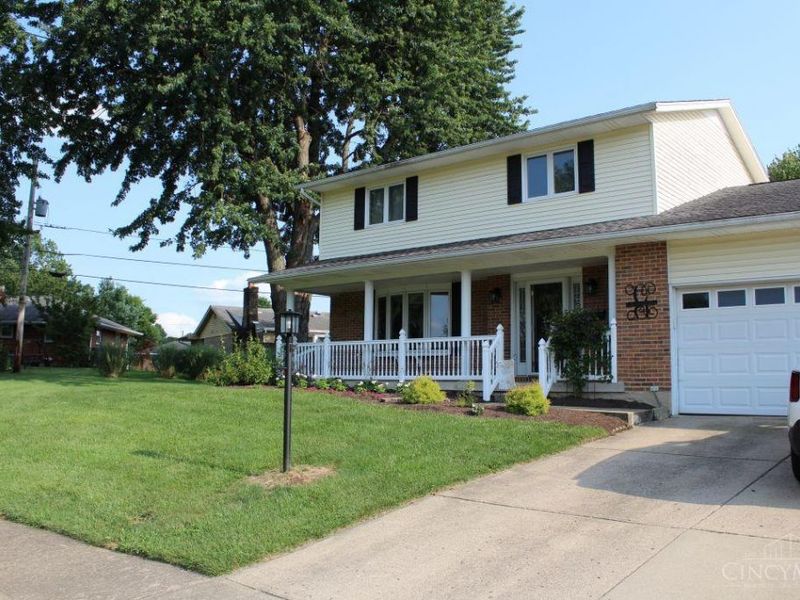 1060 Mayfair Drive, Wilmington, OH 45177 Photo 2