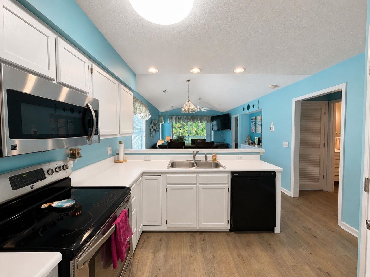 657 Tupelo Ln.  Photo 5