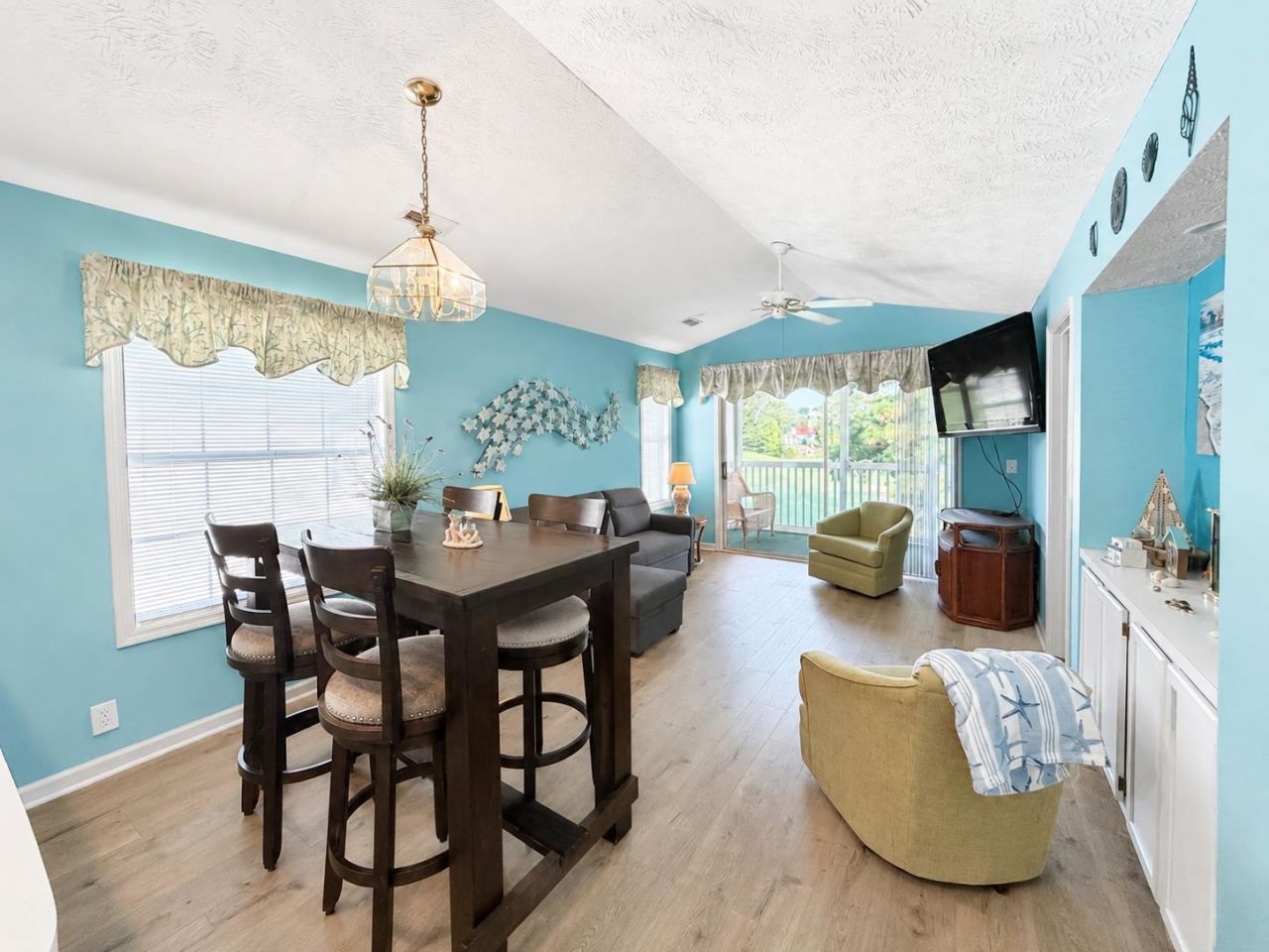 657 Tupelo Ln.  Photo 7