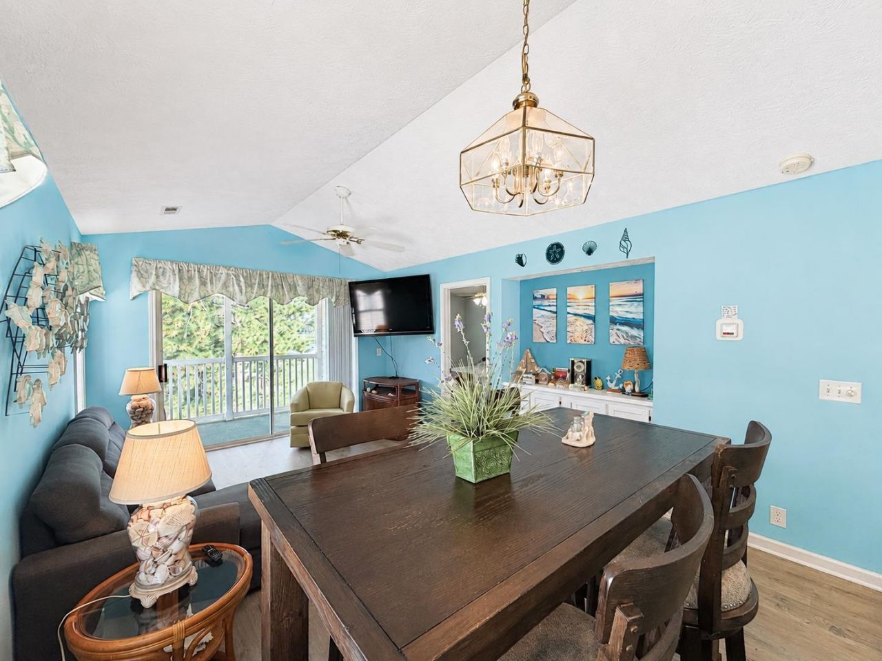 657 Tupelo Ln.  Photo 9