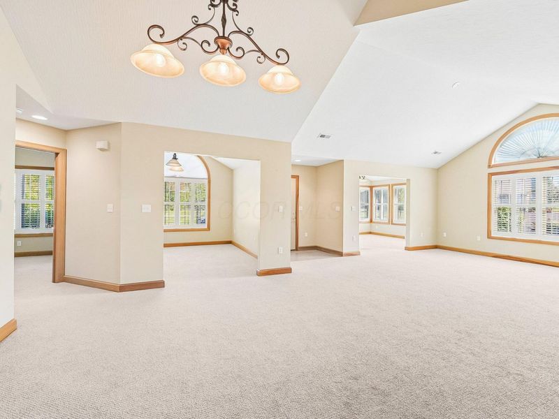 1639 Crossing Boulevard, Circleville, OH 43113 Photo 10