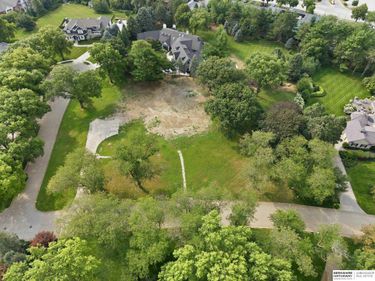 9955 Bloomfield Drive, Omaha, NE 68144