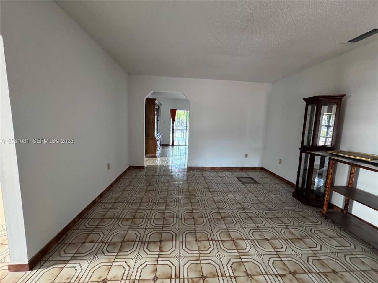 2524 SW 6th St , Miami, FL 33135 Photo