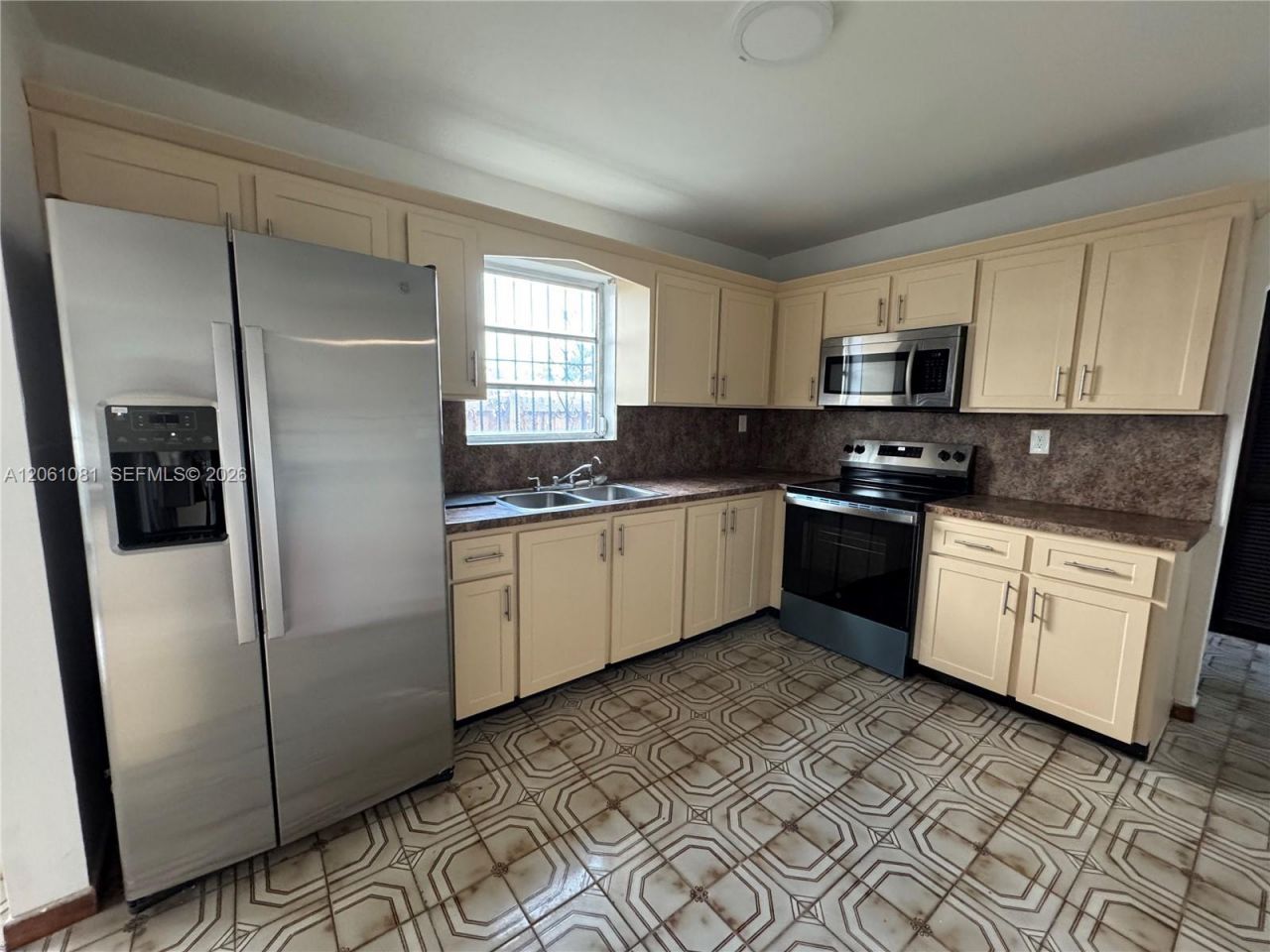 2524 SW 6th St , Miami, FL 33135 Photo