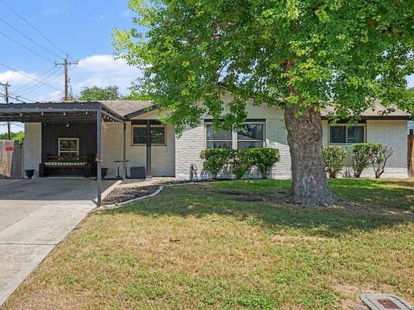 3210 Kirby Dr, Kirby, TX 78219