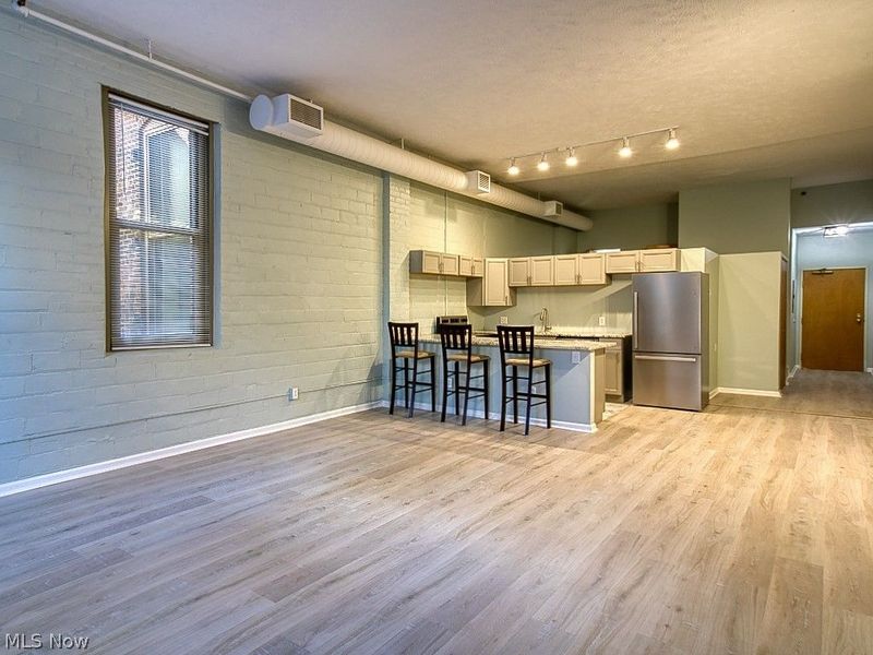 408 W Saint Clair Avenue , Unit 223, Cleveland, OH 44113 Photo 2
