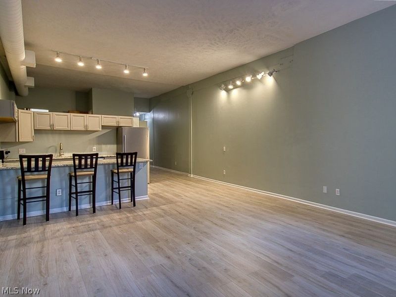 408 W Saint Clair Avenue , Unit 223, Cleveland, OH 44113 Photo 3