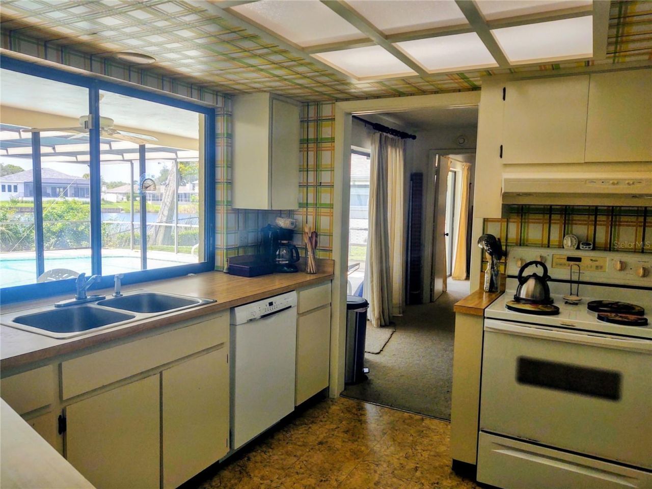 619 Riviera Bay Drive Ne, Saint Petersburg, FL 33702 Photo